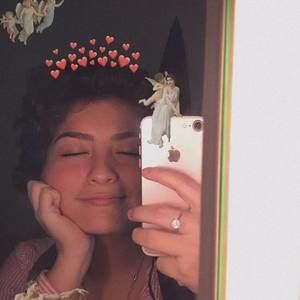 Meet your Posher, Mia